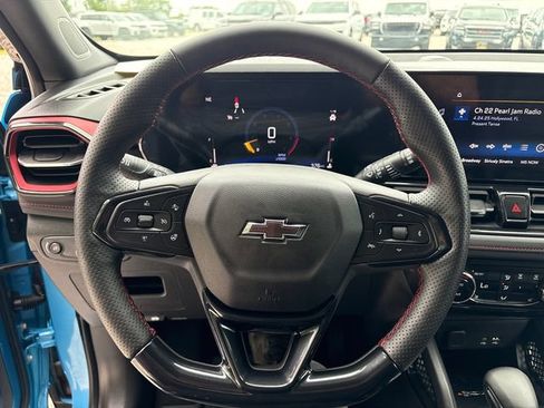 Used 2025 Chevrolet TrailBlazer RS w/ Convenience Package AWD/4WD image 25