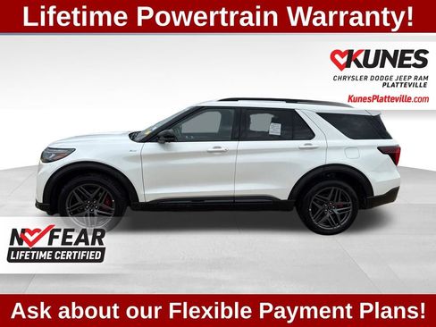 Used 2025 Ford Explorer ST-Line w/ ST-Line Street Pack AWD/4WD image 7