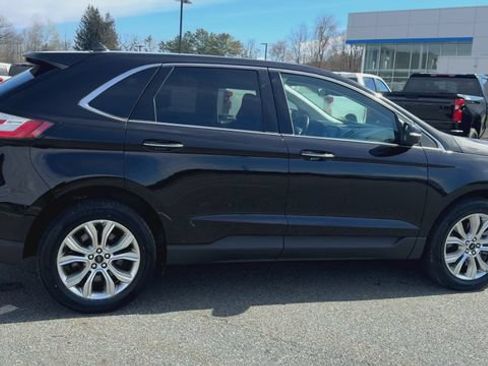 Used 2024 Ford Edge Titanium AWD/4WD image 9