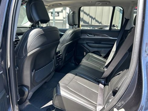 Used 2023 Jeep Grand Cherokee Limited AWD/4WD image 32
