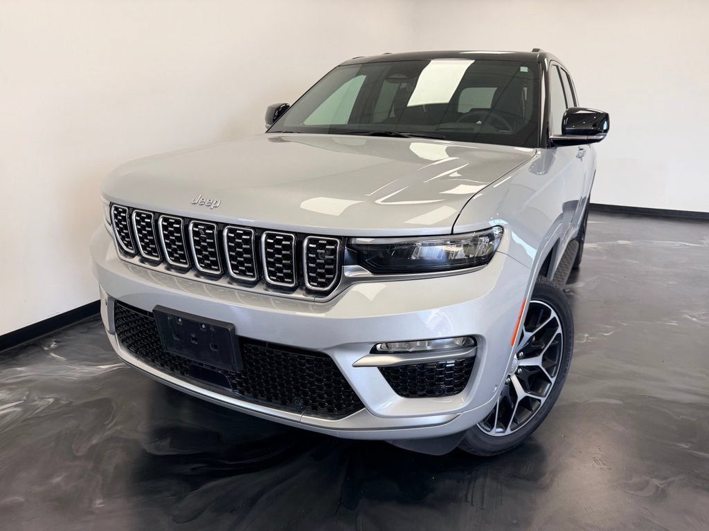 Used 2024 Jeep Grand Cherokee Summit AWD/4WD image 19