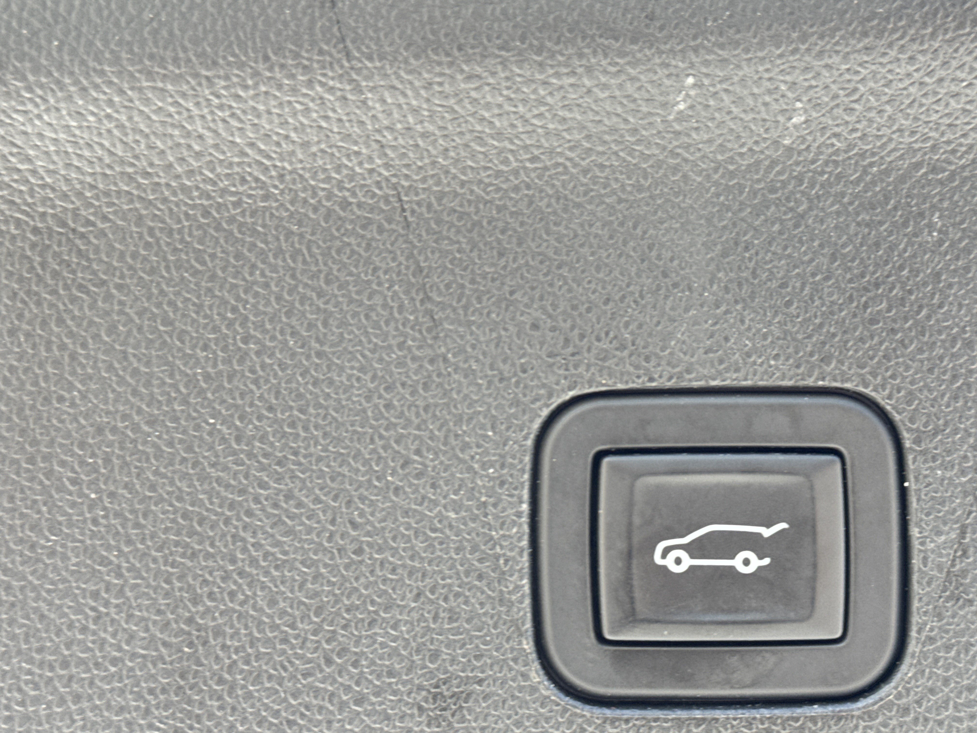 Used 2024 Chevrolet Tahoe Premier w/ Premium Package RWD image 41