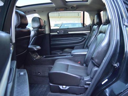 Used 2012 Lincoln MKT AWD image 13