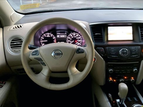 Used 2013 Nissan Pathfinder SL w/ SL Premium Pkg image 5