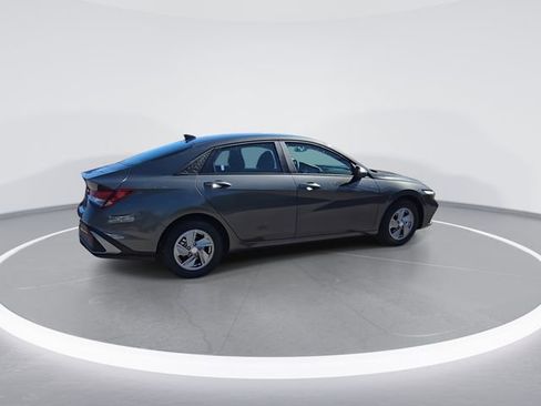 New 2026 Hyundai Elantra SE FWD image 9