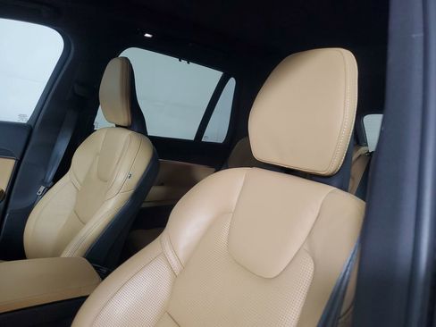 Certified 2023 Volvo XC90 B6 Ultimate w/ Protection Package Premier image 25