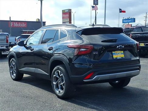 New 2026 Chevrolet Trax LT w/ Driver Confidence Package image 7