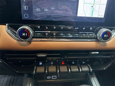 Used 2024 GMC Canyon AT4 w/ AT4 Premium Package image 3