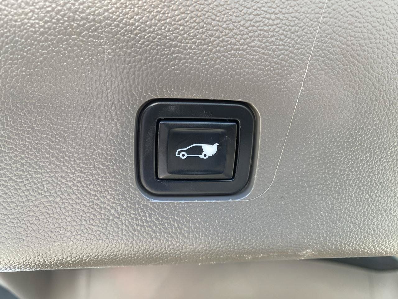 Used 2020 Chevrolet Traverse LT AWD/4WD image 9