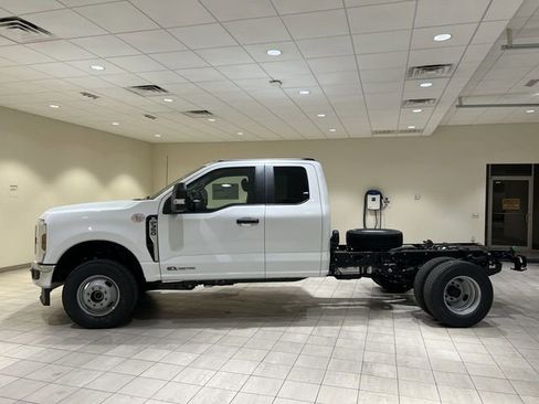 New 2026 Ford F350 XL w/ XL Chrome Package AWD/4WD image 2