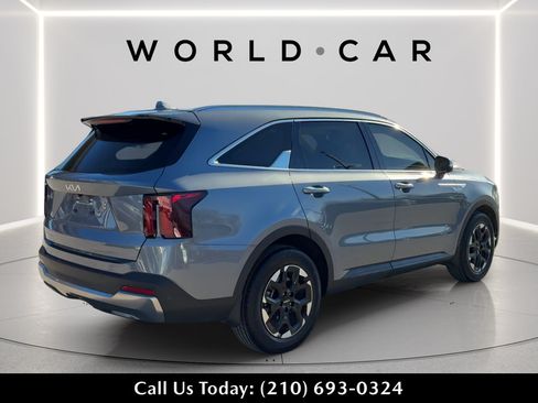 Used 2025 Kia Sorento S w/ Panoramic Sunroof Package FWD image 3