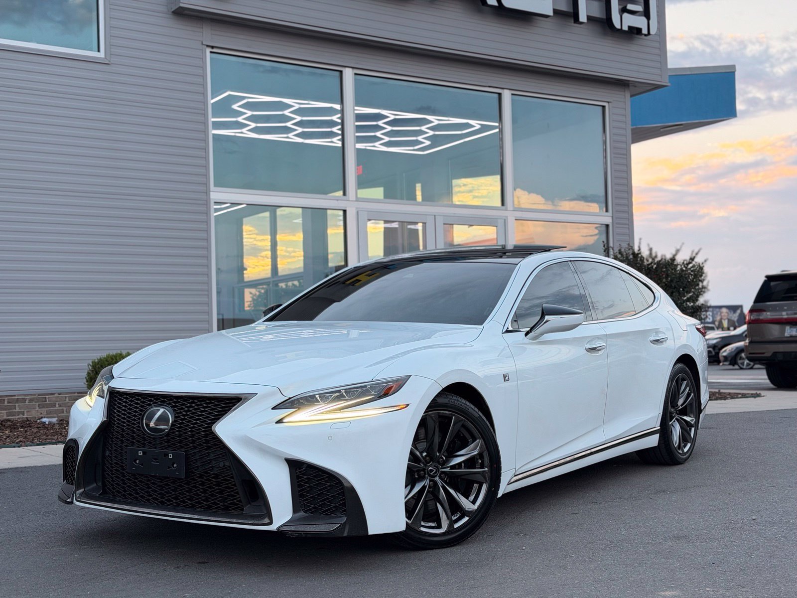 Used 2020 Lexus LS 500 F Sport AWD/4WD image 4