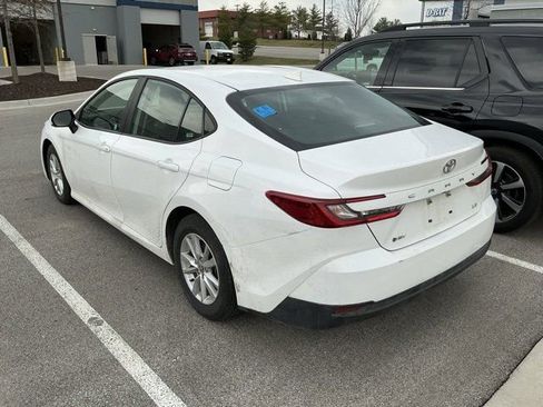 Used 2025 Toyota Camry LE image 10