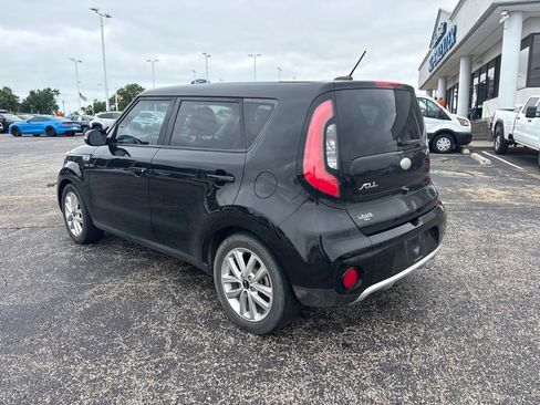 Used 2017 Kia Soul + w/ Primo Package FWD image 5