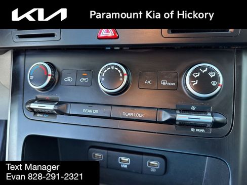 Used 2023 Kia Carnival LX image 29