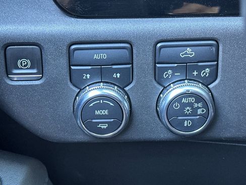 Used 2022 GMC Sierra 1500 Elevation image 39