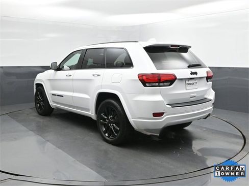 Used 2021 Jeep Grand Cherokee Laredo X image 5