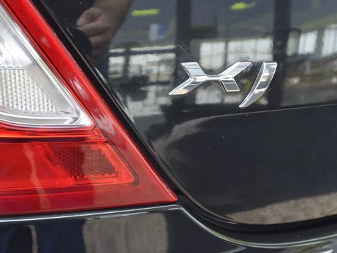 Used 2016 Jaguar XJ R-Sport image 48