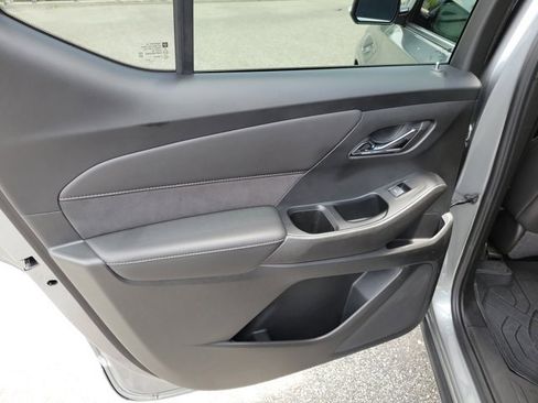 Used 2023 Chevrolet Traverse High Country image 26