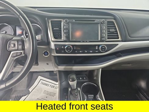 Used 2017 Toyota Highlander XLE image 17