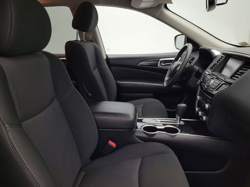 Used 2020 Nissan Pathfinder SV image 21