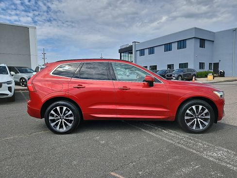 Certified 2023 Volvo XC60 B5 Core w/ Climate Package AWD/4WD image 7