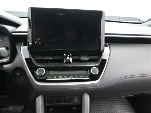 Used 2024 Toyota Corolla Cross SE w/ Moonroof Package image 10