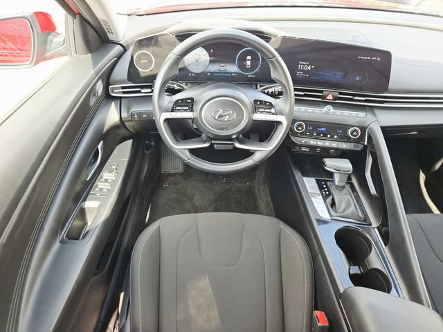 Used 2023 Hyundai Elantra SEL w/ Convenience Package FWD image 7