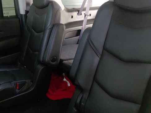 Used 2016 Cadillac Escalade ESV Premium image 8