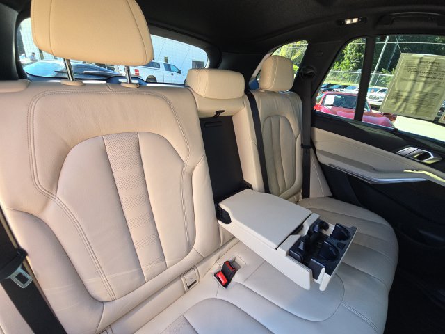 Used 2022 BMW X5 sDrive40i w/ Executive Package RWD image 19