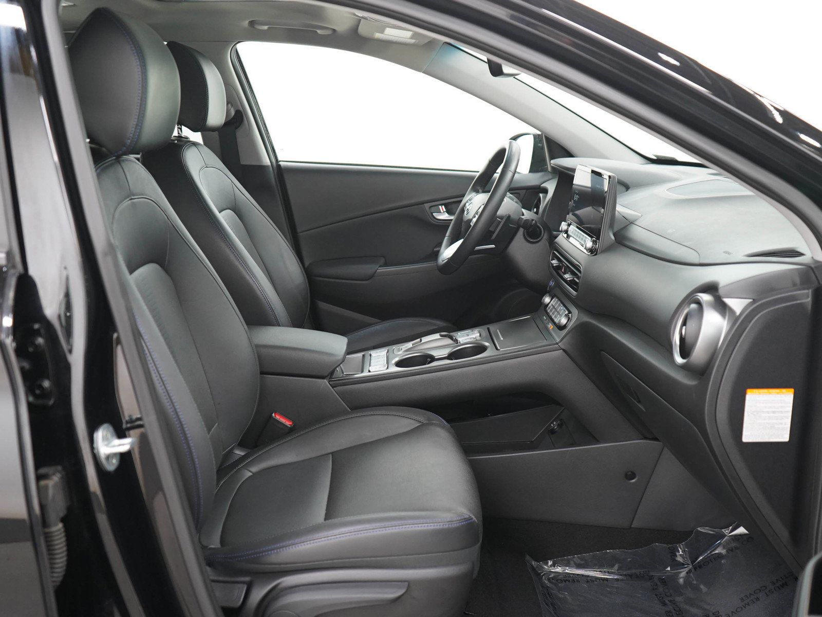 Used 2023 Hyundai Kona Limited FWD image 11