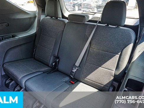 Used 2025 Chevrolet Traverse LT FWD image 22