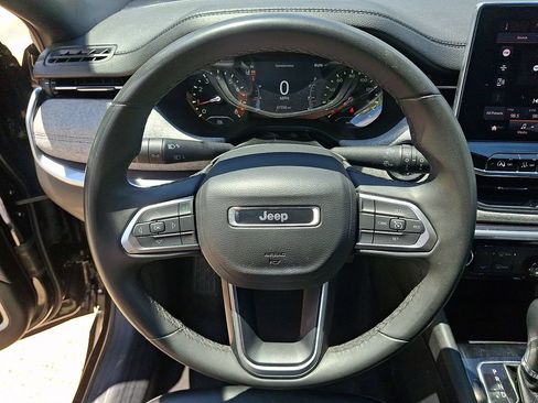 Used 2024 Jeep Compass Latitude AWD/4WD image 18