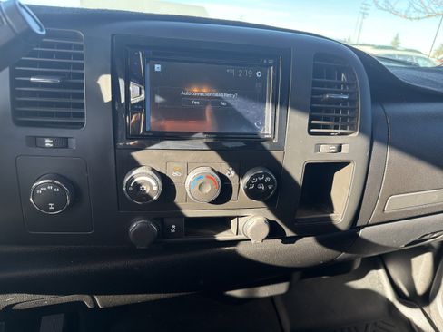 Used 2013 Chevrolet Silverado 1500 LT AWD/4WD image 10