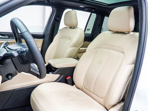 Used 2022 Jeep Grand Cherokee Limited 4xe w/ Luxury Tech Group II image 37