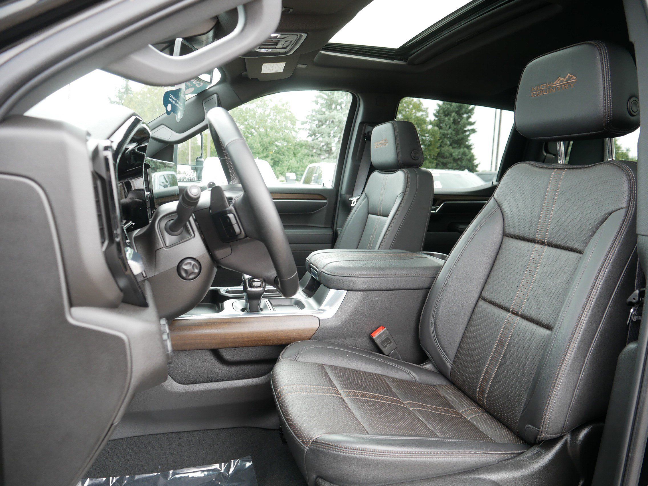 Certified 2025 Chevrolet Silverado 1500 High Country w/ High Country Premium Package AWD/4WD image 34