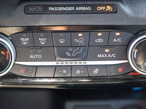 Certified 2022 Ford Escape SE w/ Cold Weather Package FWD image 30