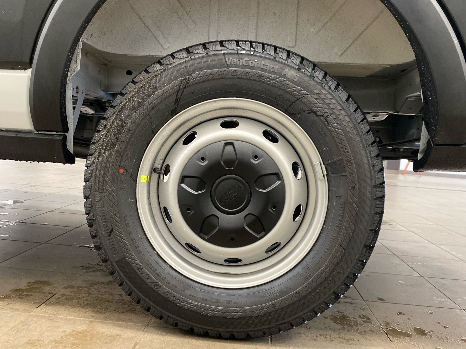 New 2026 Ford Transit 350 148 Medium Roof RWD image 22