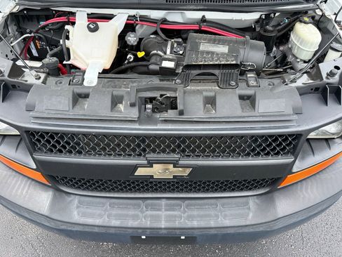 Used 2016 Chevrolet Express 3500 RWD image 32