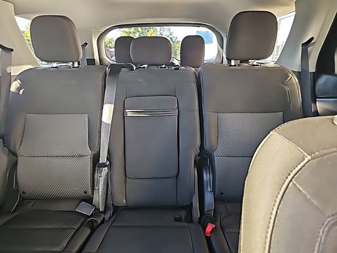 Used 2023 Ford Explorer XLT image 10