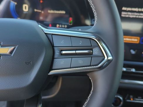 New 2026 Chevrolet Equinox EV LT image 17