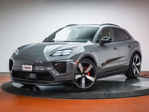 Certified 2025 Porsche Macan 4S Electric AWD/4WD image 1
