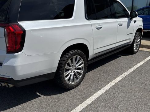 Used 2022 GMC Yukon XL Denali image 4
