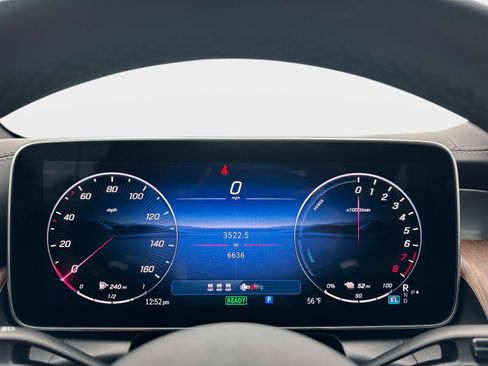 Used 2025 Mercedes-Benz GLC 350e 4MATIC image 27