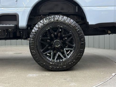 Used 2025 Ford F250 Platinum image 11