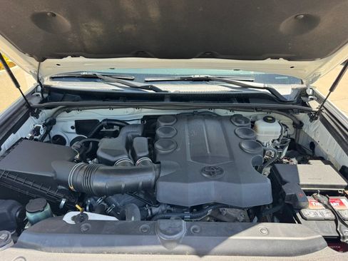 Used 2017 Toyota 4Runner Limited AWD/4WD image 39