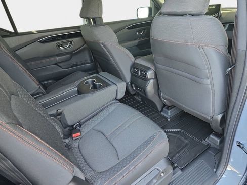 New 2025 Honda Pilot Sport image 11