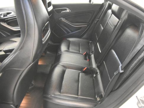 Used 2019 Mercedes-Benz CLA 250 4MATIC w/ Premium Package image 17