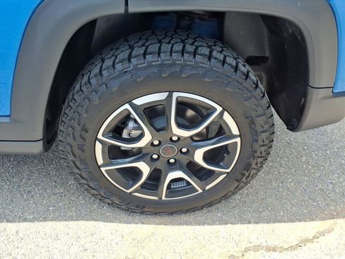 Used 2025 Jeep Compass Trailhawk AWD/4WD image 7