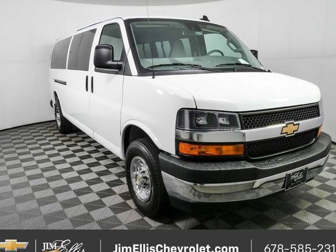 Certified 2025 Chevrolet Express 3500 LT w/ LT Preferred Equipment Group RWD image 1